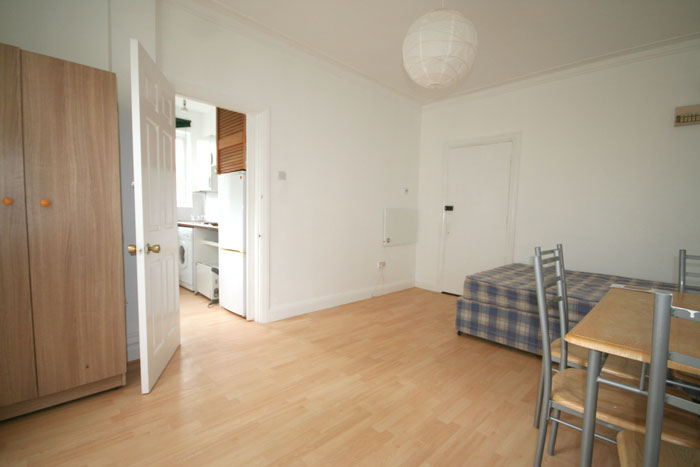 Picture 4
